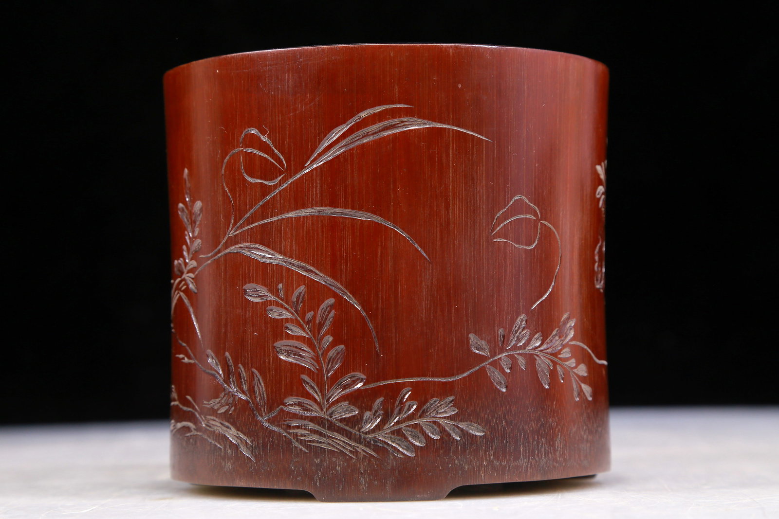 A bamboo carved flower pattern brush pot (1 of 6)