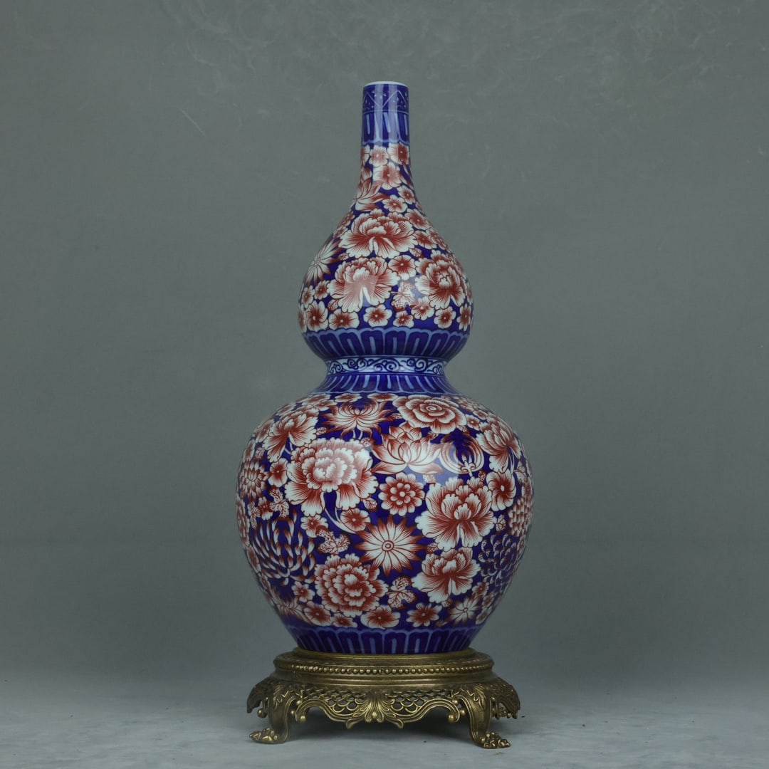 A Precious Blue and White Underglaze-Red Flower Pattern Inlaid Copper Gourd-Shaped Vase (1 of 9)