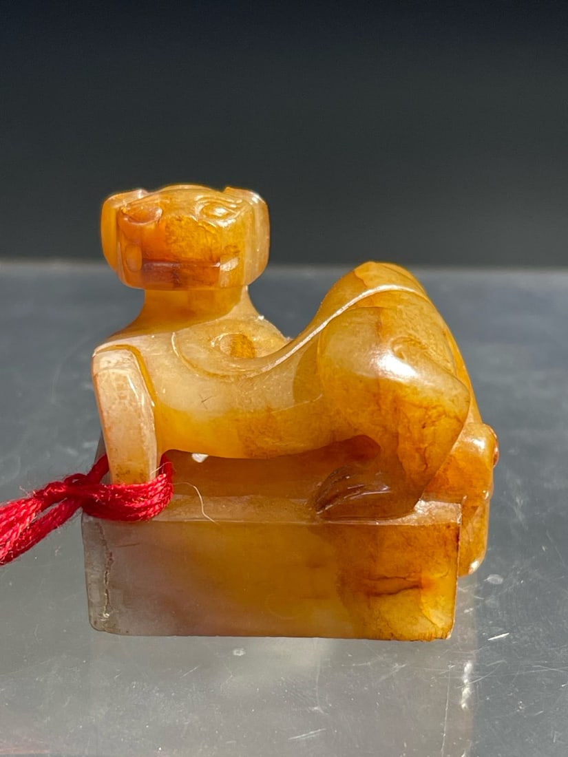 A Exquisite Archaic Jade Auspicious Beast Seal (1 of 10)