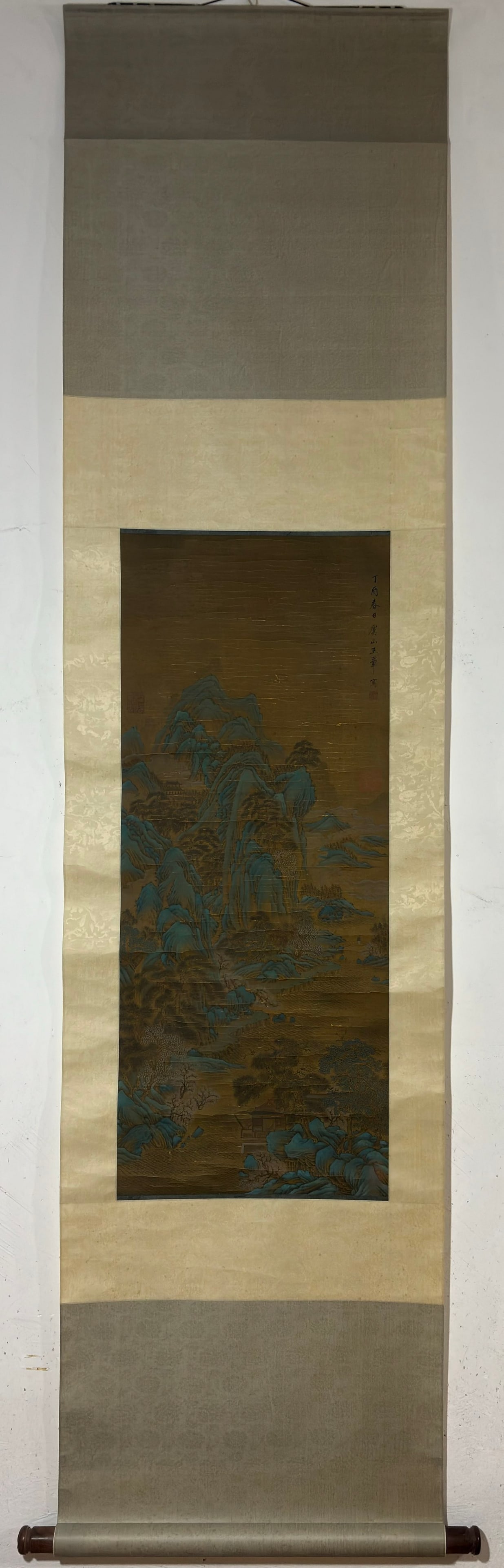 A Chinese Vertical Scroll Ink Painting of Landscape on Silk : A Chinese Vertical Scroll Ink Painting of Landscape on Silk Wang hui without frame size:91cmx37cm王翚青绿山水图 绢本立轴