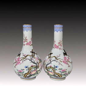 A Pair of Exquisite Famille-Rose Flower and Bird Pattern Vases,with poem (1 of 9)