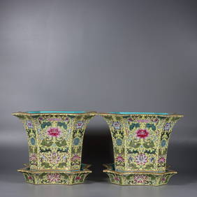 A Exquisite A pair of Famille-Rose Yellow Glazed Outline in gold Lotus Pattern Bats and Peach Patter (1 of 9)