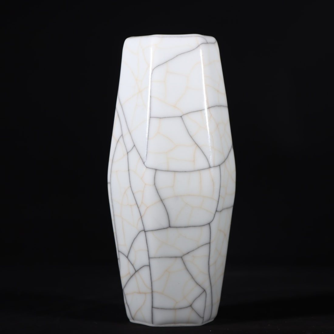 A Exquisite Ge yao Brush Pot  (1 of 9)