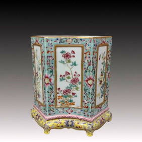 An Exquisite Famille-Rose Flower Pattern Brush Pot (1 of 9)