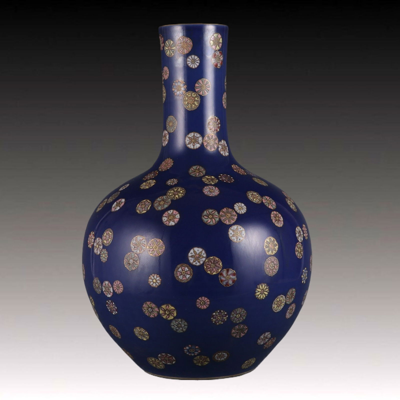 A Huge Ji Blue Glazed Famille-Rose Painted Gold Flower Pattern Vase (1 of 9)