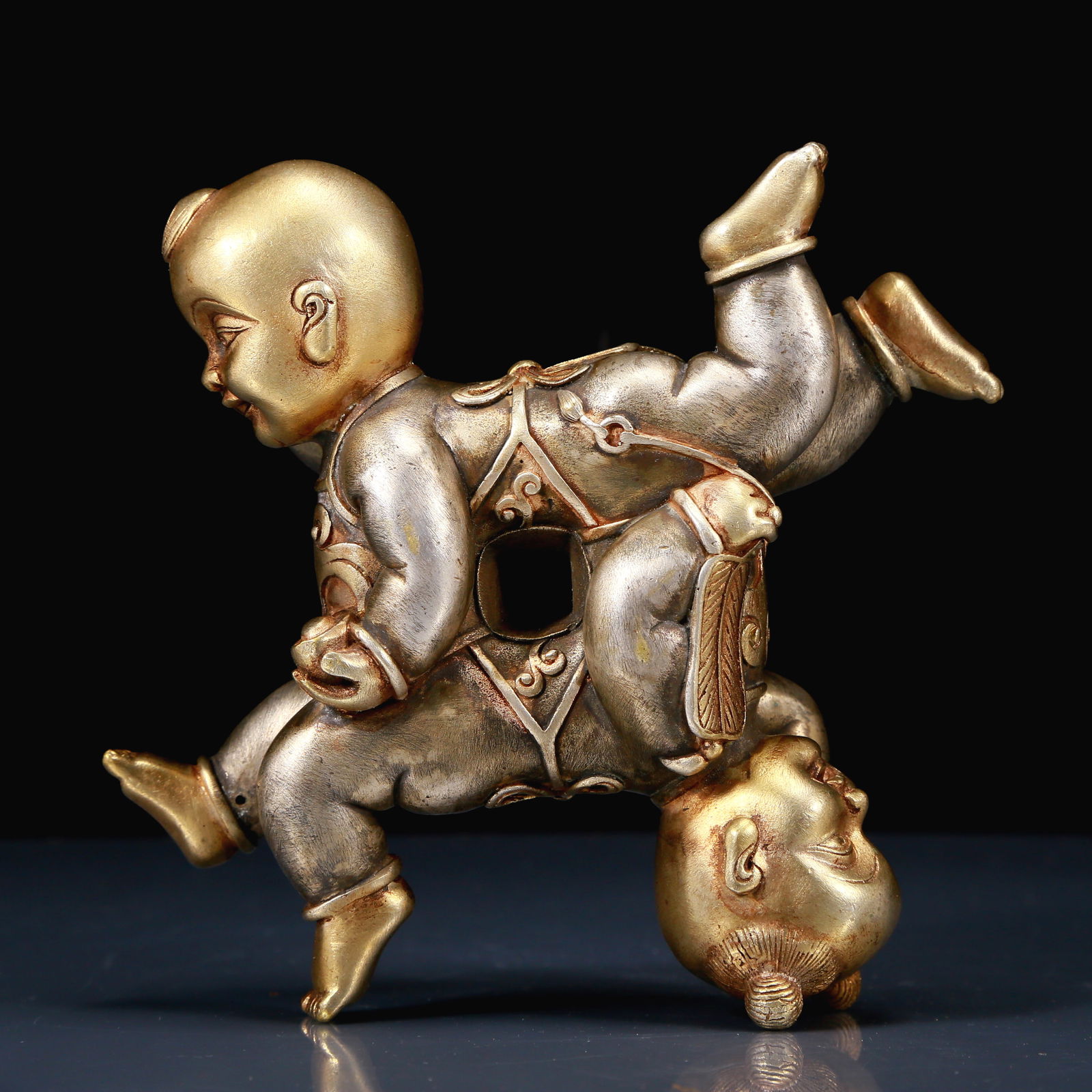 An Exquisite Gilt Silver Figure Ornament (1 of 10)
