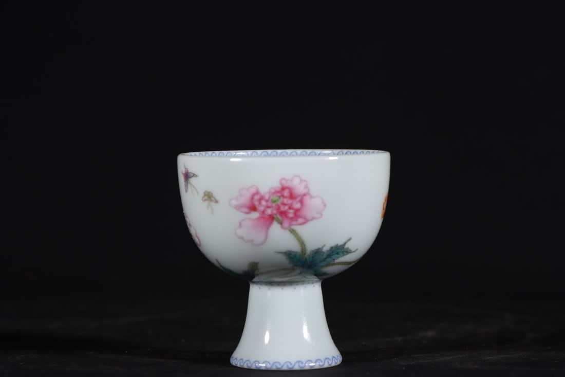 An Exquisite Famille-Rose Flower and Butterfly Pattern Stem Cup: An Exquisite Famille-Rose Flower and Butterfly Pattern Stem Cup,Qing Dynasty, China,Yongzheng Six-character Mark,Size:5cmx5cm 粉彩花卉蝴蝶纹高足&#