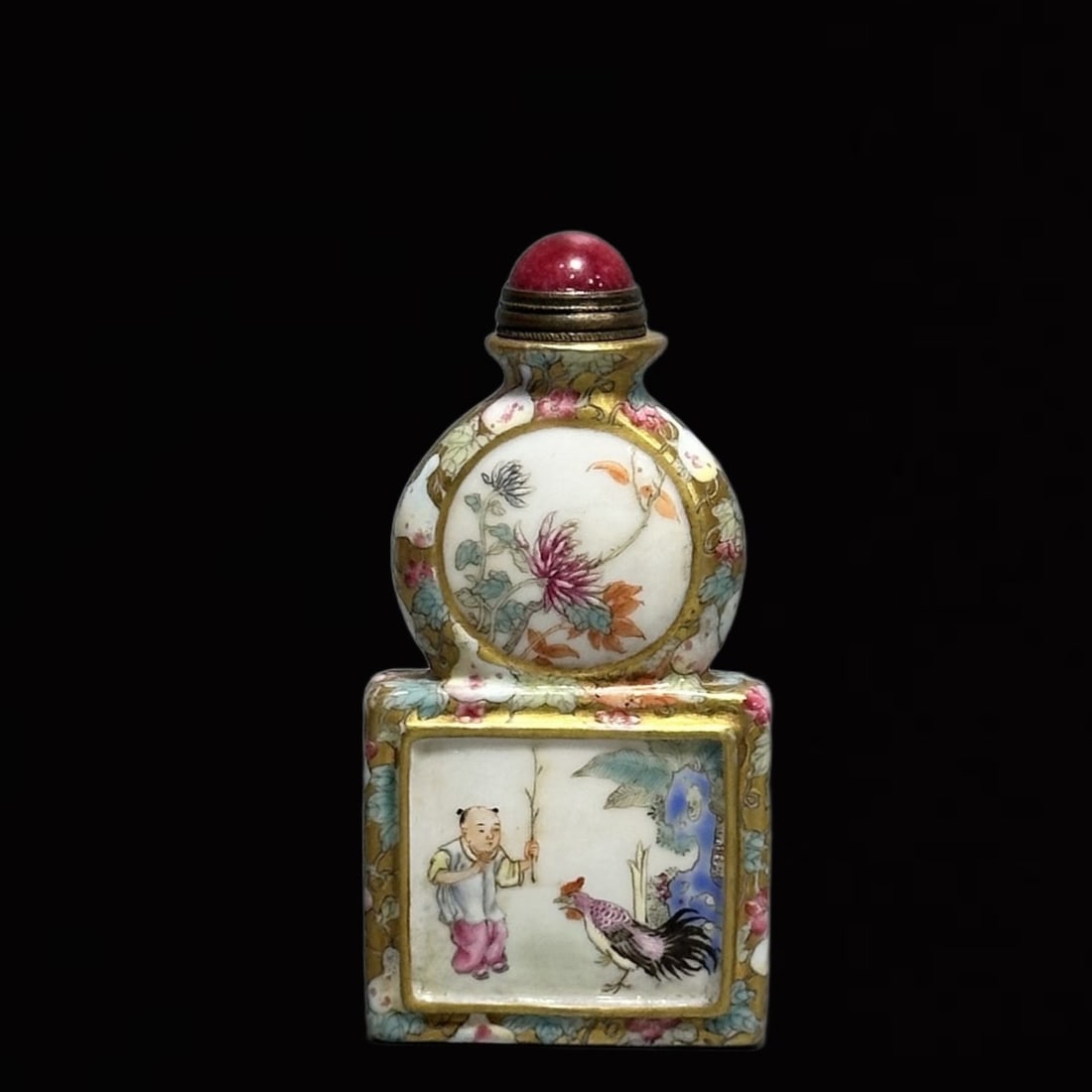 An Exquisite Gold Ground Famille-Rose Gourd Snuff Bottle (1 of 9)