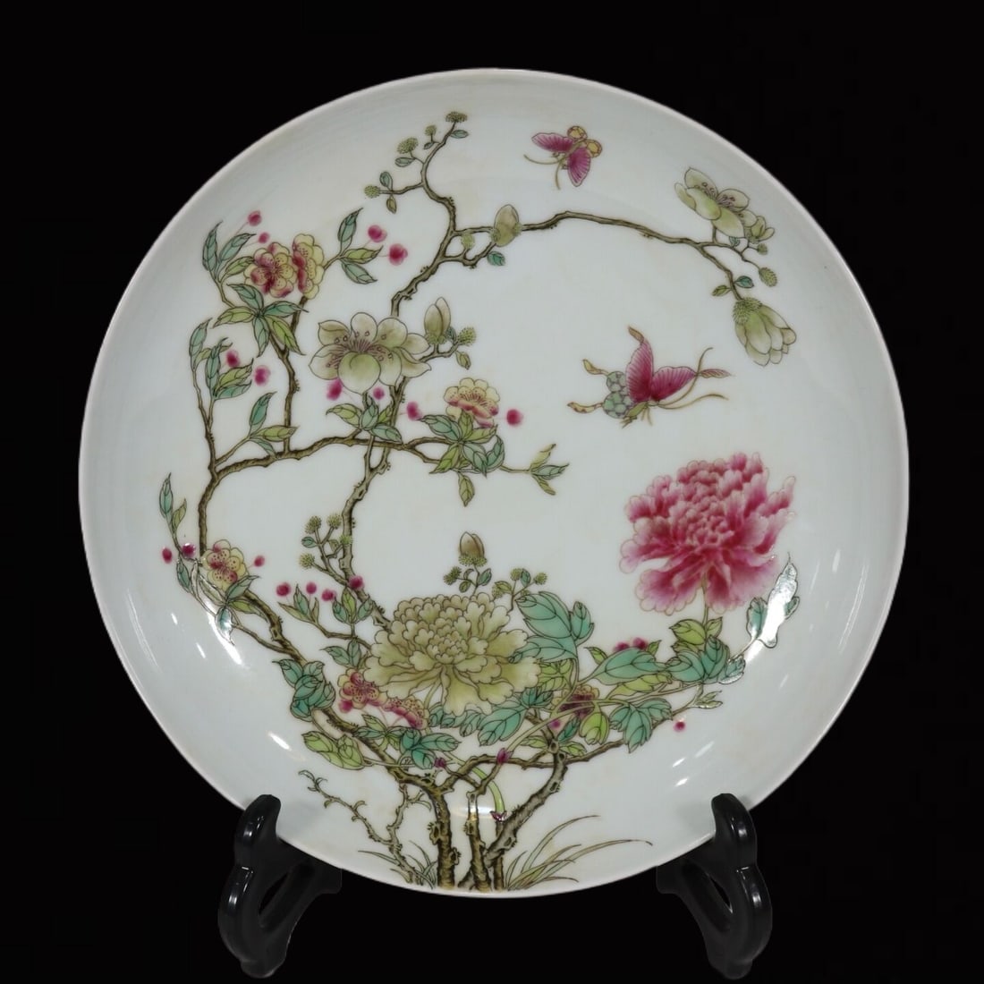 An Exquisite Famille-Rose Flower and Butterfly Pattern Plate (1 of 9)