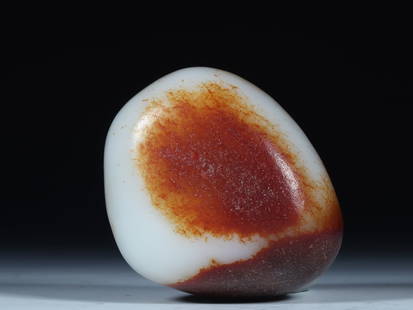 A Exquisite White Jade Ornament : A Exquisite White Jade Ornament Qing Dynasty, China Size:7.7cmx6.7cmx4.3cm Weight:355g白玉原石摆件 中国清代