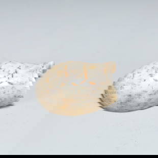A Exquisite Hongshan Culture White Jade Turtle shells-Shaped Ornament : A Exquisite Hongshan Culture White Jade Turtle shells-Shaped Ornament Ancient Time, China Size:3.7cmx4.5cm Weight:40.3g红山文化玉龟壳形摆件