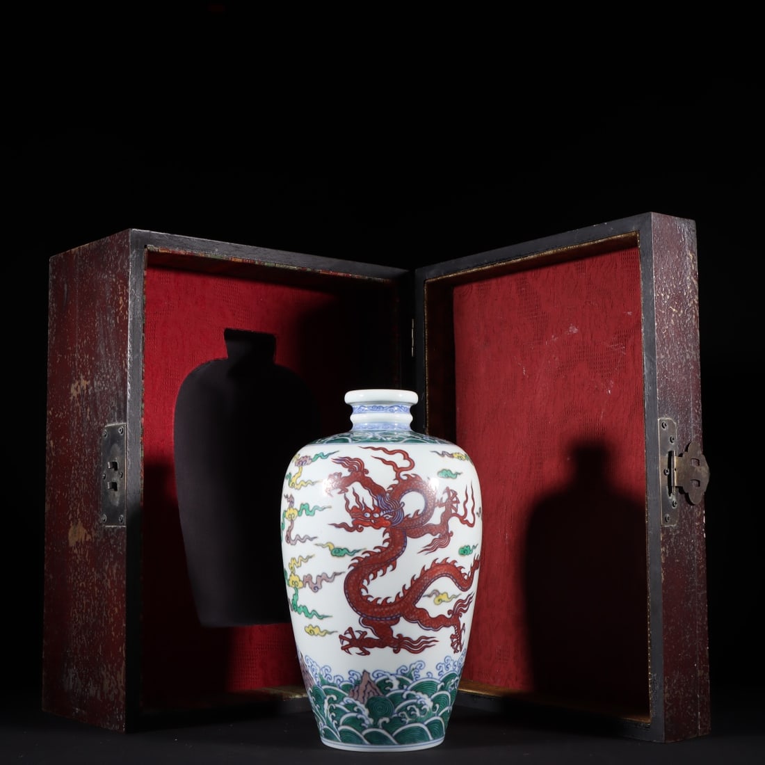 A Rare Doucai Dragon Pattern Vase (1 of 9)