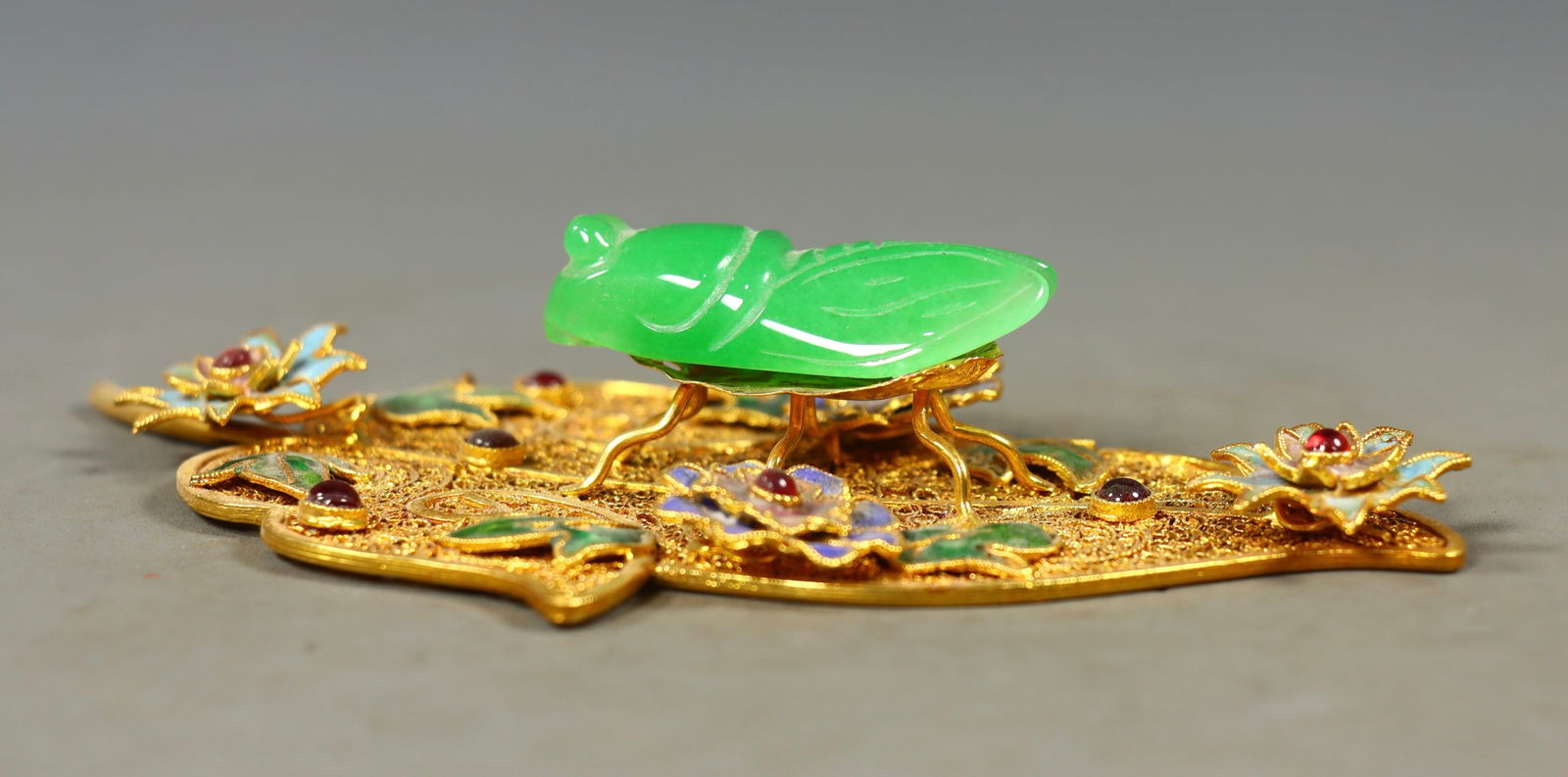 A Exquisite Gilt Bronze Inlaid Jadeite Cicada Ornament (1 of 9)