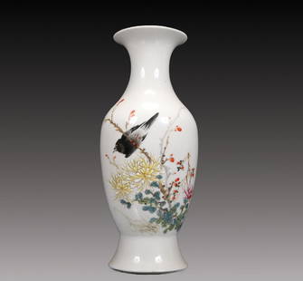 A Fabulous Famille-Rose 'Bird& Flower' Vase With Poem Inscriptions: A Fabulous Famille-Rose 'Bird& Flower' Vase With Poem Inscriptions. Potted with an everted top,body painted with a bird with detailed,fine feather markings. Chinese Qing Dynasty. Size:9cmx23cm. Weight