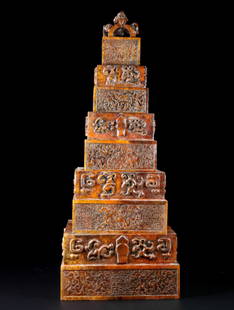 A Set of Fine Archaic Jade Chi-Dragon Pattern Seal: A Set of Fine Archaic Jade Chi-Dragon Pattern Seal Ancient Time, China Size:53cmx21.5cmx21.4cm Weight:28000g&#21476;&#29577;&#20116;&#23618;&#21360;&#31456; &#36828;&#21476;&#26102;&#26399;