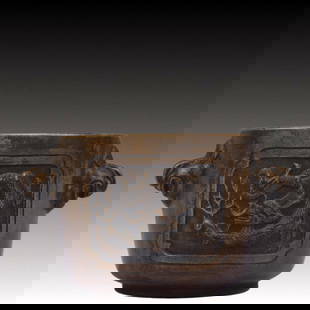 An Exquisite Bronze Dragon Pattern Beast-Ears Censer,Qing Dynasty, China,With Mark,Size:14cmx10cmx8.: An Exquisite Bronze Dragon Pattern Beast-Ears Censer &#38108;&#40857;&#32441;&#20861;&#32819;&#39321;&#28809;,&#20013;&#22269;&#28165;&#20195;,&#24102;&#27454;
