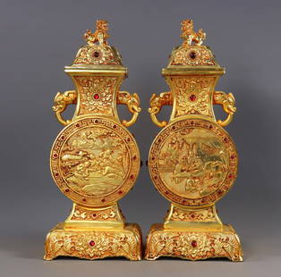 A Exquisite A pair of Gilt Bronze Landscape and Figure Pattern Double-Ears Vase: A Exquisite A pair of Gilt Bronze Landscape and Figure Pattern Double-Ears Vase Qing Dynasty, China Qianlong Four-character Mark Size:6.7inx4.3inx3.5inWeight:2779g&#38108;&#37775;&#37329;&#39640;&#280