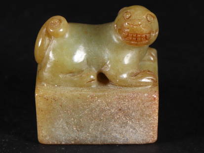 A Exquisite Archaic Jade Auspicious Beast Seal: A Exquisite Archaic Jade Auspicious Beast Seal Han Dynasty, China Size:1.5inx1.3inx1.6in Weight:90g&#39640;&#21476;&#29577;&#20861;&#38062;&#31456; &#20013;&#22269;&#27721;&#20195; Size:3.7cmx3.2cmx4c