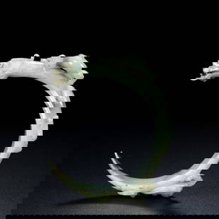 An Exquisite Archaic Jade Chi-Dragon Ornament: An Exquisite Archaic Jade Chi-Dragon Ornament Ancient Time, China Size:4.5inx1in Weight:111.7g&#21476;&#29577;&#34733;&#40857; &#36828;&#21476;&#26102;&#26399; Size:11.5cmx2.5cm Weight:111.7g