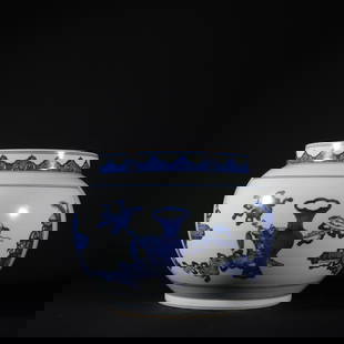 An Exquisite Blue and White Eight Treasures Pattern Jar: An Exquisite Blue and White Eight Treasures Pattern Jar,Qing Dynasty, China,Size:6.9inx9.4in &#38738;&#33457;&#20843;&#23453;&#32441;&#32592;,&#20013;&#22269;&#28165;&#20195;Size:17.6cmx24cm