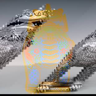 An Exquisite Cloisonne Gilt Bronze Lotus Pattern Lion Censer: An Exquisite Cloisonne Gilt Bronze Lotus Pattern Lion Censer Qing Dynasty, China Qianlong Four-character MarkSize:6.7inx5.5inx9.8in Weight:4100g&#26223;&#27888;&#34013;&#38108;&#37775;&#37329;&#32544;