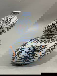 A Rare  Blue and White Doucai Lotus Pattern Gourd Vase: A Rare Blue and White Doucai Lotus Pattern Gourd Vase,Qing Dynasty, China,Yongzheng Six-character Mark,size:5.7in x3.9in &#38738;&#33457;&#26007;&#24425;&#32544;&#26525;&#33714;&#32441;&#33899;&#33446