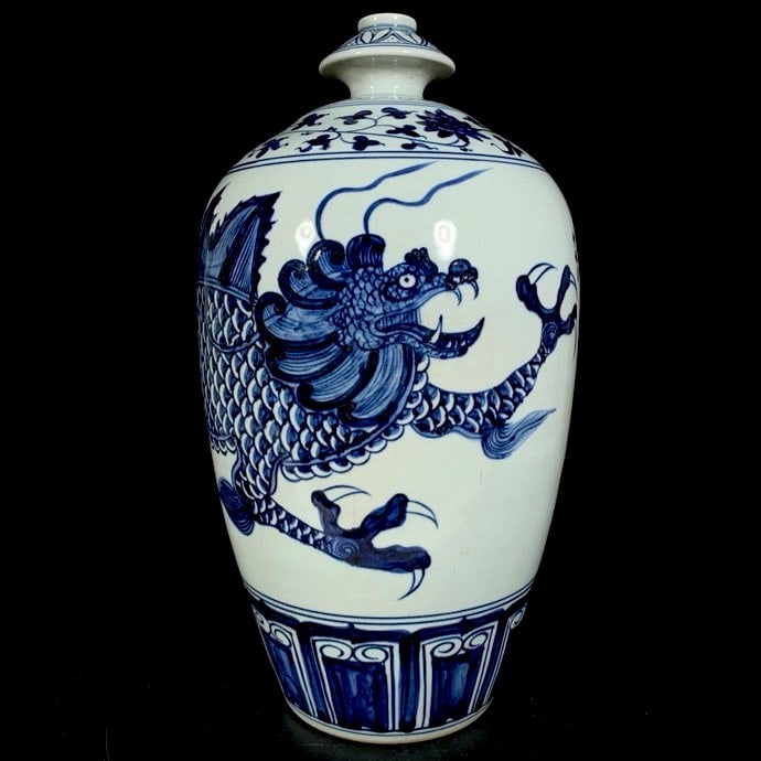 An Exquisite Blue and White Dragon Pattern Lotus Pattern with poem Vase (1 of 9)
