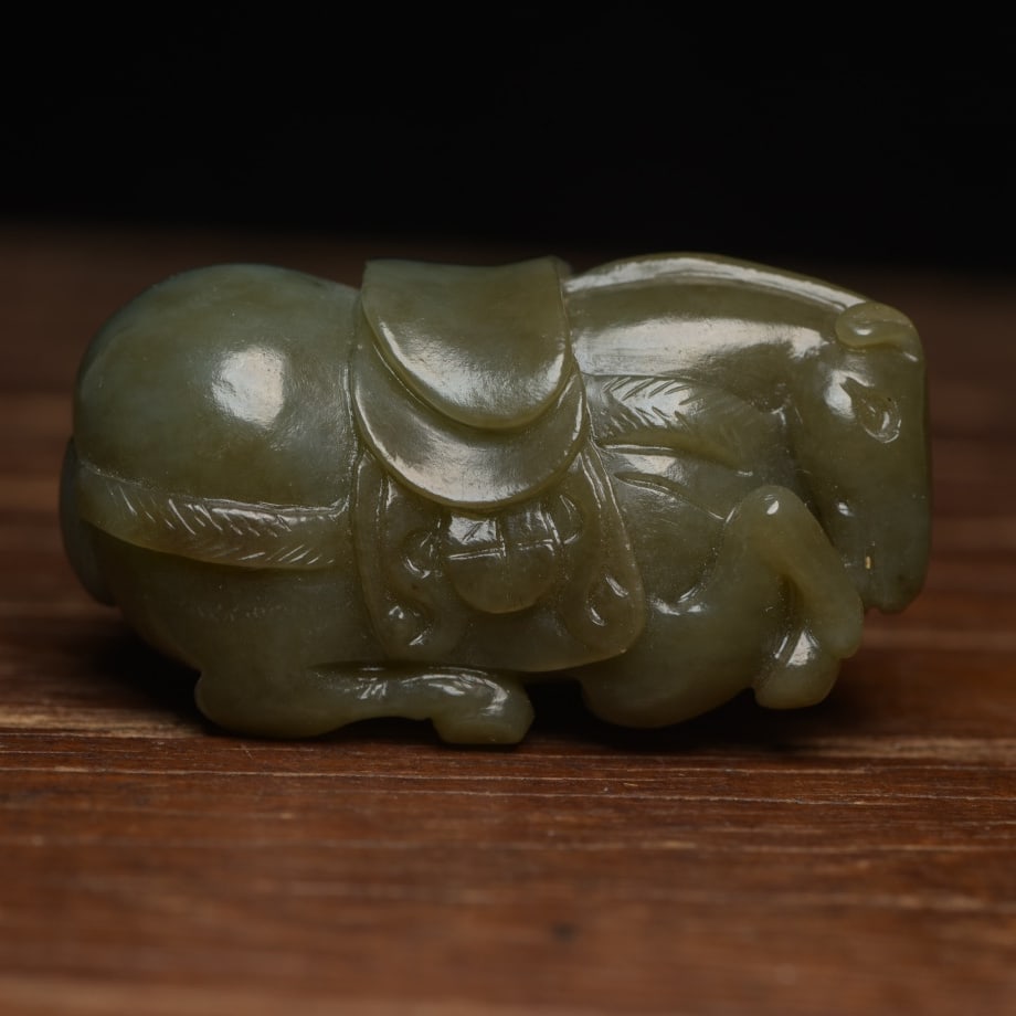 An Exquisite White Jade Horse Hand Piece (1 of 9)