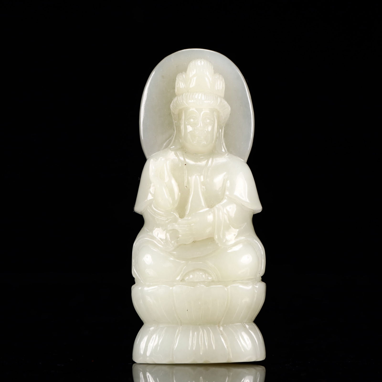An Exquisite White Jade Statue of Avalokitesvara (1 of 5)