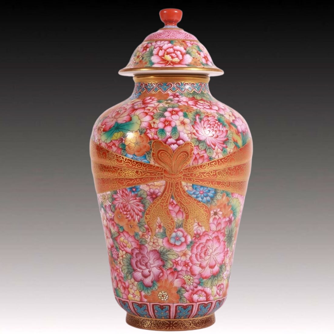 An Exquisite Enamel Flower Pattern Tea Caddy (1 of 9)