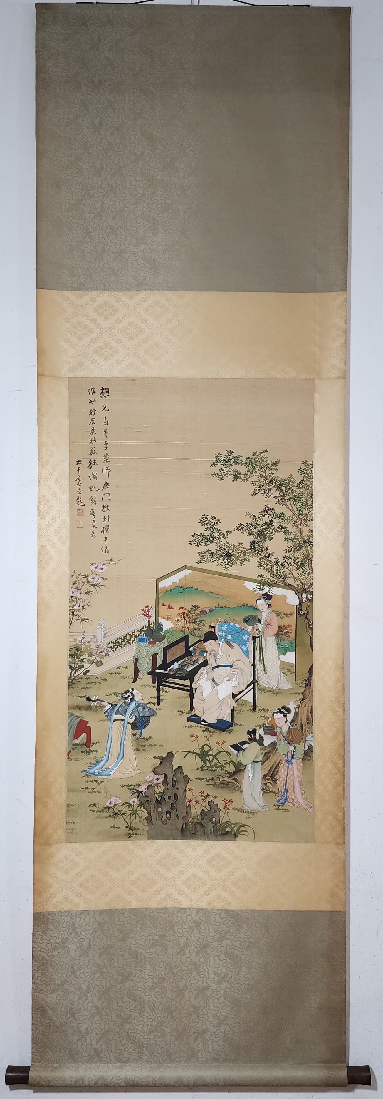 A Chinese Vertical Scroll Ink Painting of Character and Story on Silk: A Chinese Vertical Scroll Ink Painting of Character and Story on Silk Zhang da qian Without frame Size:38inx20.1in张大千人物图 绢本立轴Witho