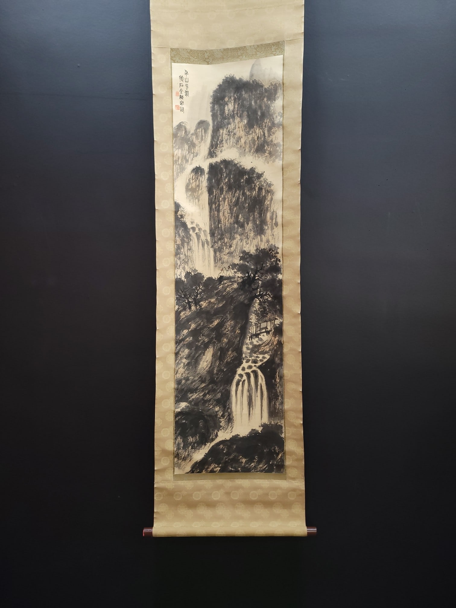 A Chinese Vertical Scroll Ink Painting of Landscape on Paper: A Chinese Vertical Scroll Ink Painting of Landscape on Paper,Fu Baoshi,Size:(Without frame):14.6inx53.5in 一幅中国水墨山水画立轴,Î