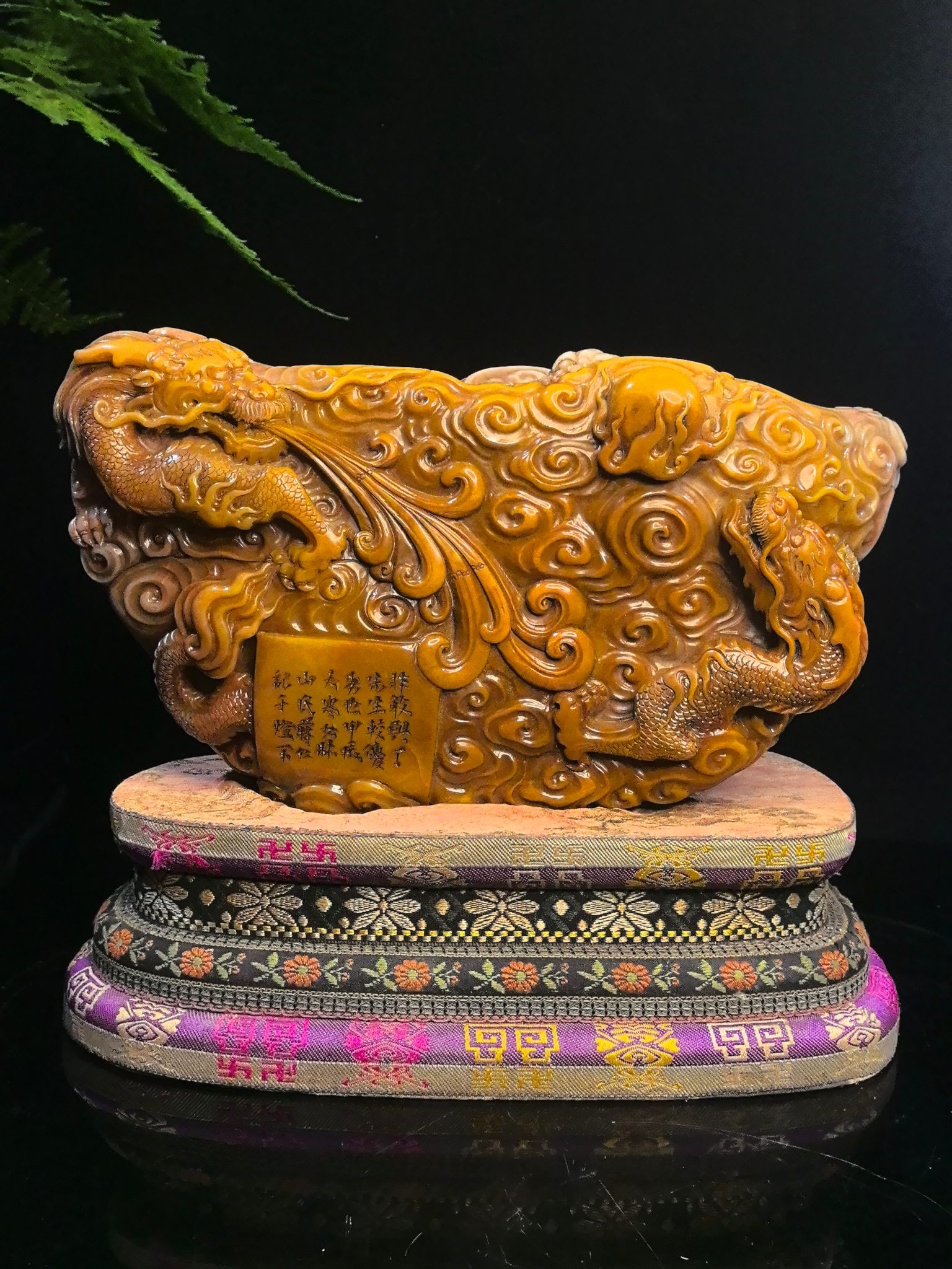 An Exquisite Tianhuang Stone Dragon Seal,with Poem (1 of 10)
