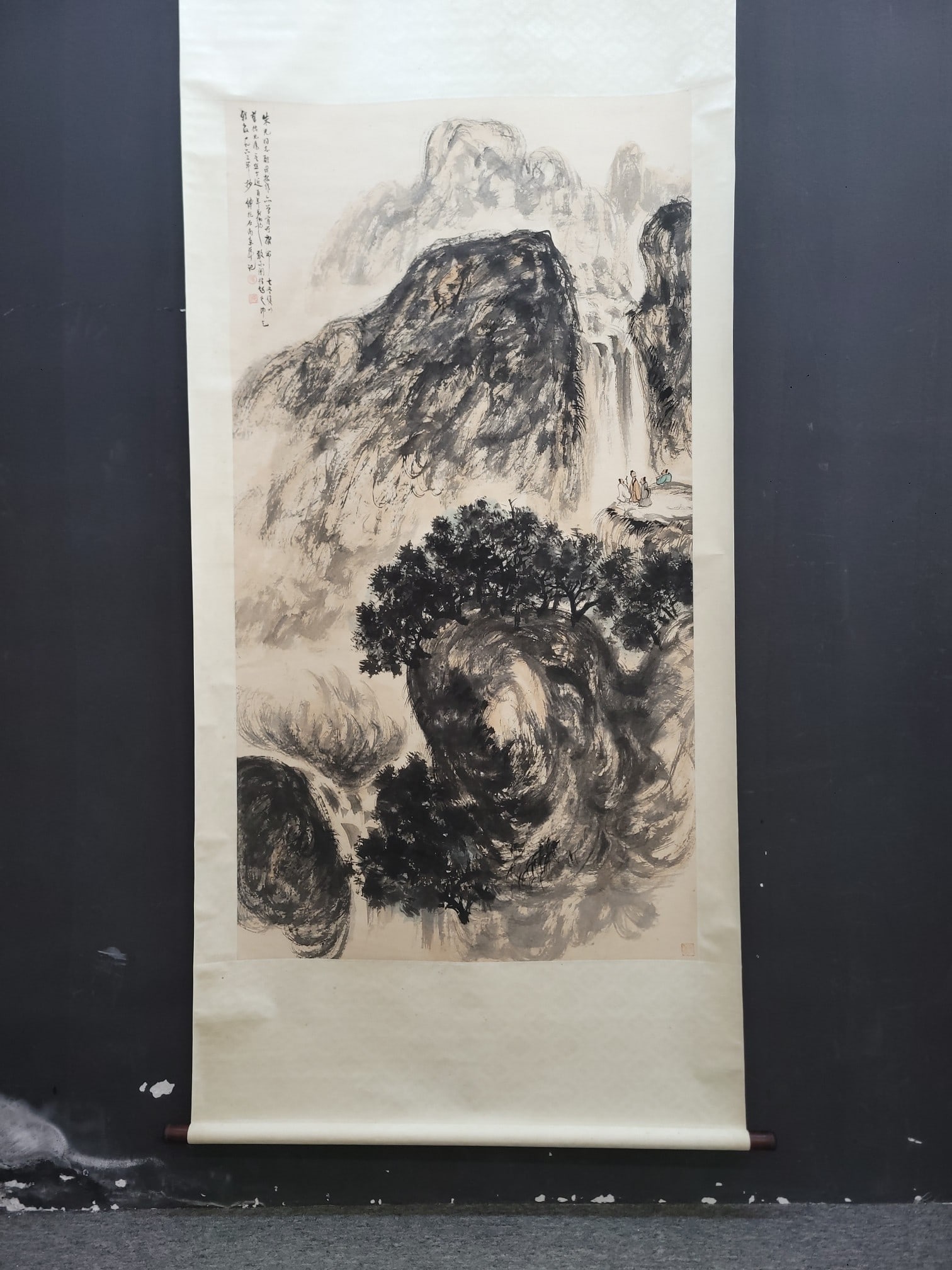 A Chinese Vertical Scroll Ink Painting of Landscape on Paper: A Chinese Vertical Scroll Ink Painting of Landscape on Paper,Fu Baoshi,Size:(Without frame):37.6inx69.7in 一幅中国水墨山水画立轴,Î