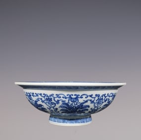 An Exquisite Blue and White Flower Pattern Bowl