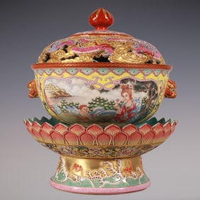 An Exquisite Enamel Dragon Pattern Seawater Pattern Character and Story Pattern with poem