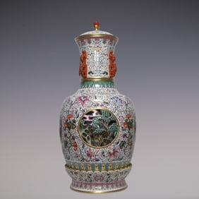 An Exquisite Enamel Painted Gold Lotus Pattern Pine Pattern Lion Pattern Vase