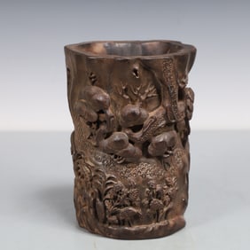 A Exquisite Eaglewood Pine Pattern Brush Pot