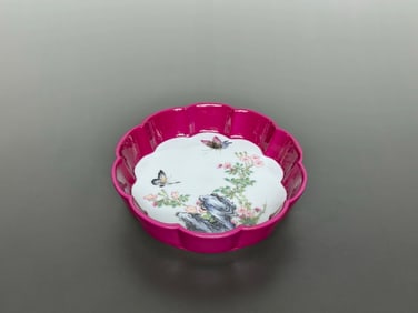 An Exquisite Enamel Ruby Red-Glazed Flower and Butterfly Pattern Plate
