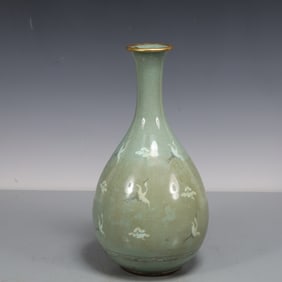 A Exquisite Coppery Outline in gold Crane Pattern Vase