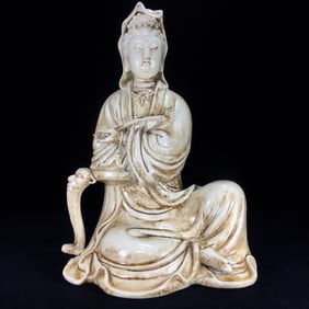 An Exquisite Blance-De-Chine Statue of Avalokitesvara