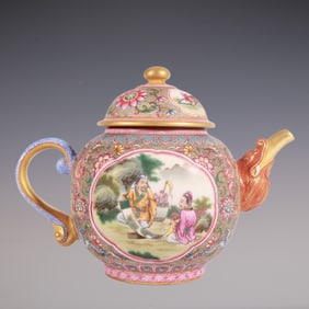 An Exquisite Famille-Rose Lotus Pattern Character and Story Pattern Ewer