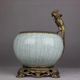 An Exquisite Ge yao Inlaid Bronze Brush Washer