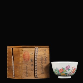 Famille-Rose Flower Pattern Bowl