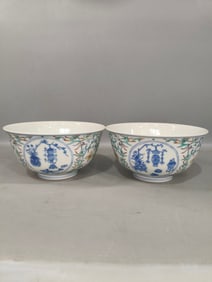 A Pair of Blue and White Doucai Flower Pattern Bowls