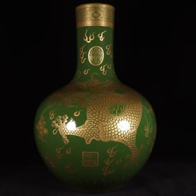 Green Glazed Painted Gold Dragon Pattern Vase