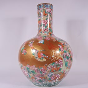 A Rare Enamel Painted Color gold Flower and Dragon Pattern Vase