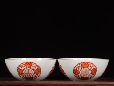 A pair of Rare Iron-Red Bat Pattern Cups