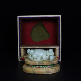 A Rare Hetian jade Figure Brush Washer