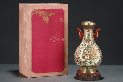 A Rare Red and Green Glazed Gold-Outlined Lotus, Dragon and Phoenix Pattern Double-Ear Vase